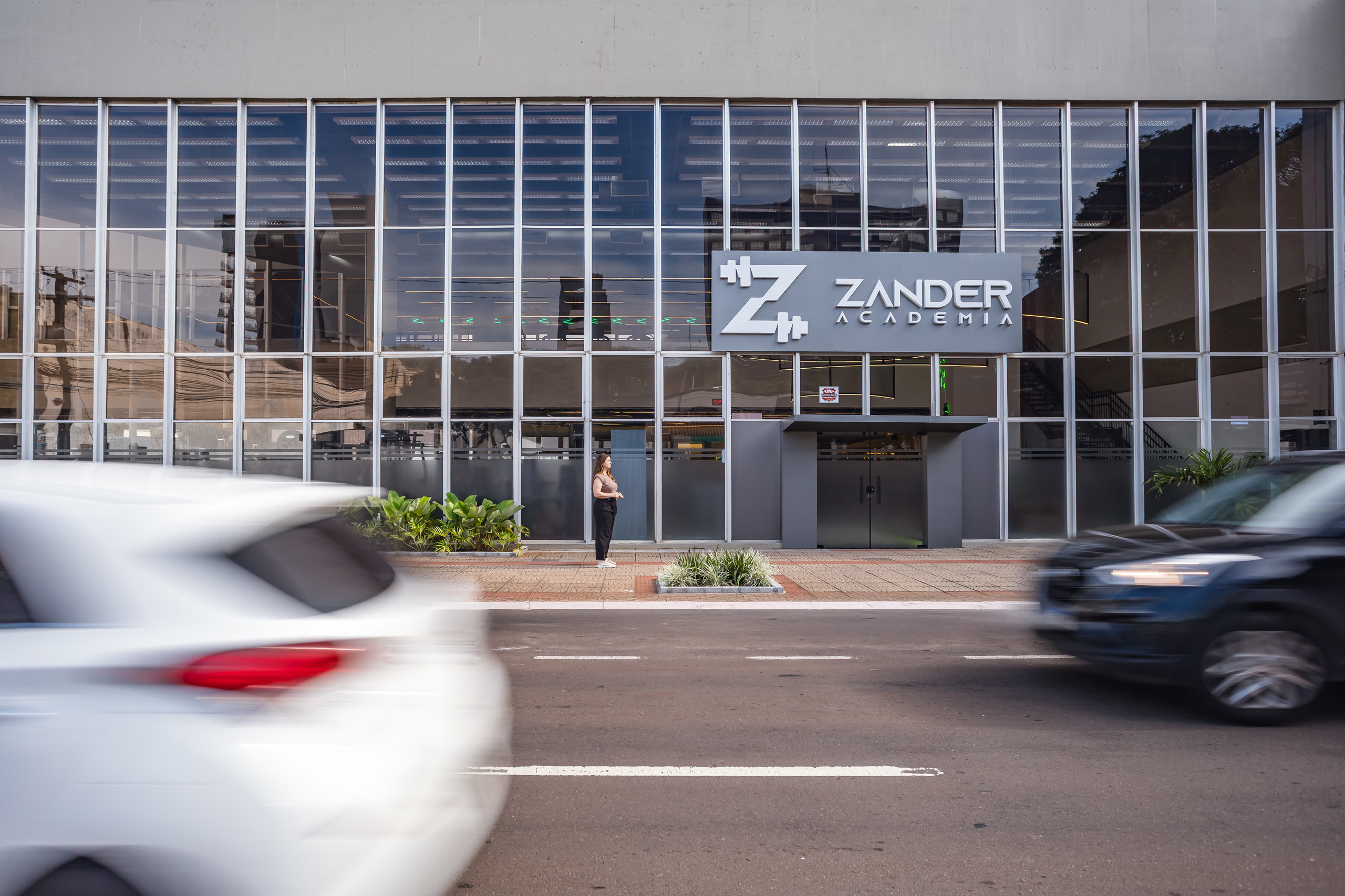 Fotografia de fachada comercial corporativa em Maringá